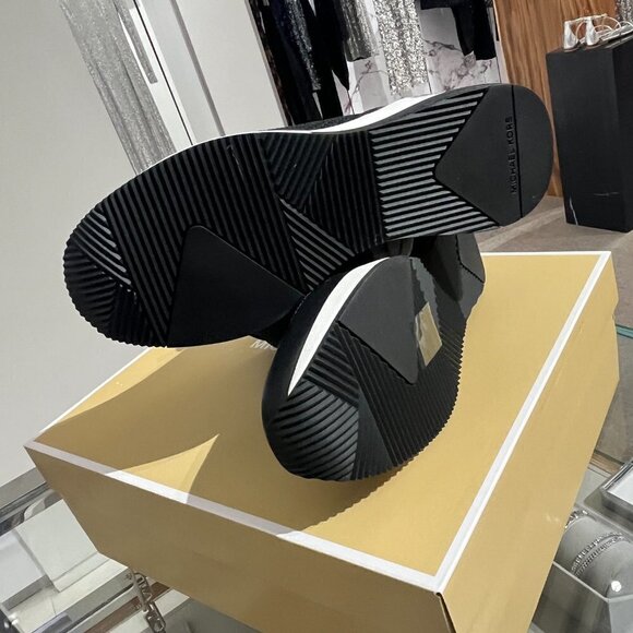 MICHAEL KORS Willis Stretch Knit Trainer (Size 6~6.5) - Picture 2 of 8